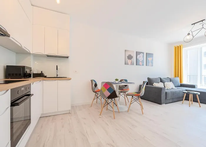 Trendy Flat By The University