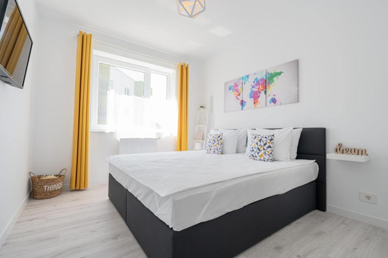 Apartment Trendy Flat By The Oradea