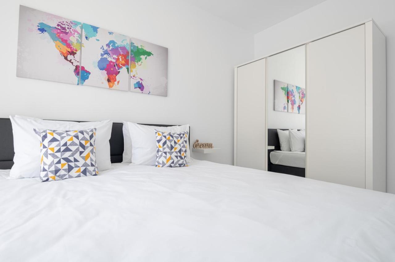 Trendy Flat By The Apartment Oradea